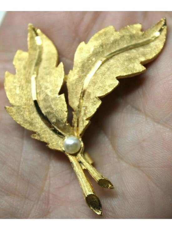 Unbranded Jewelry - Vintage Gold Tone Double Leaf with Faux Pearl Pin Brooch 2.5" Long #G10